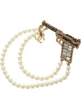 CHANEL Brooch metal Gold Tone CC